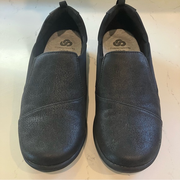 NEW! Clarks Shoes Cloudsteppers Slip On Black Leather Round Toe Loafers 8M - Picture 3 of 11